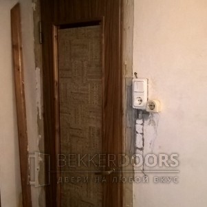 Обратите внимание,фото старых дверей до нашего монтажа!